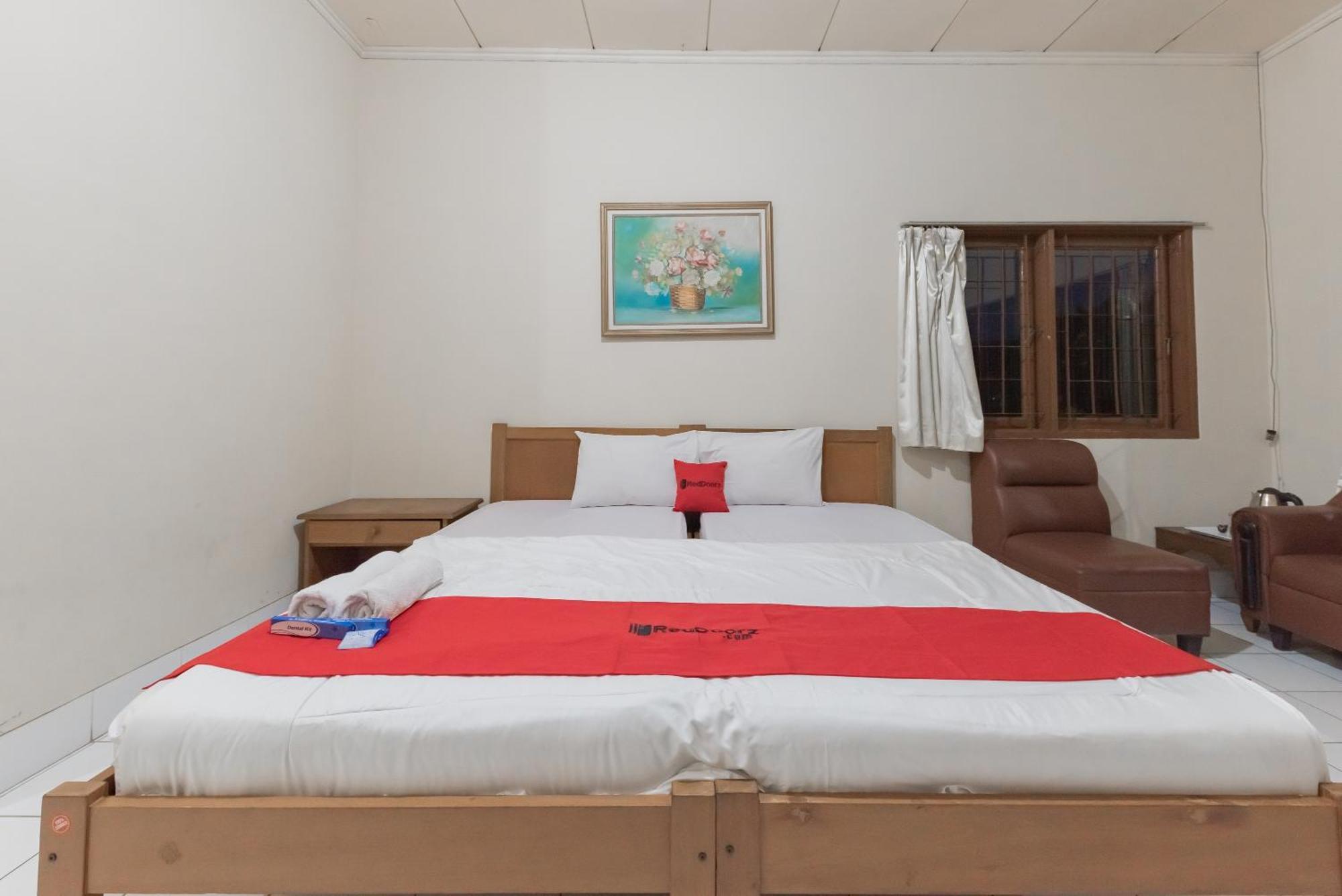 Reddoorz Plus At Hotel Griya Astoeti Богор Екстер'єр фото