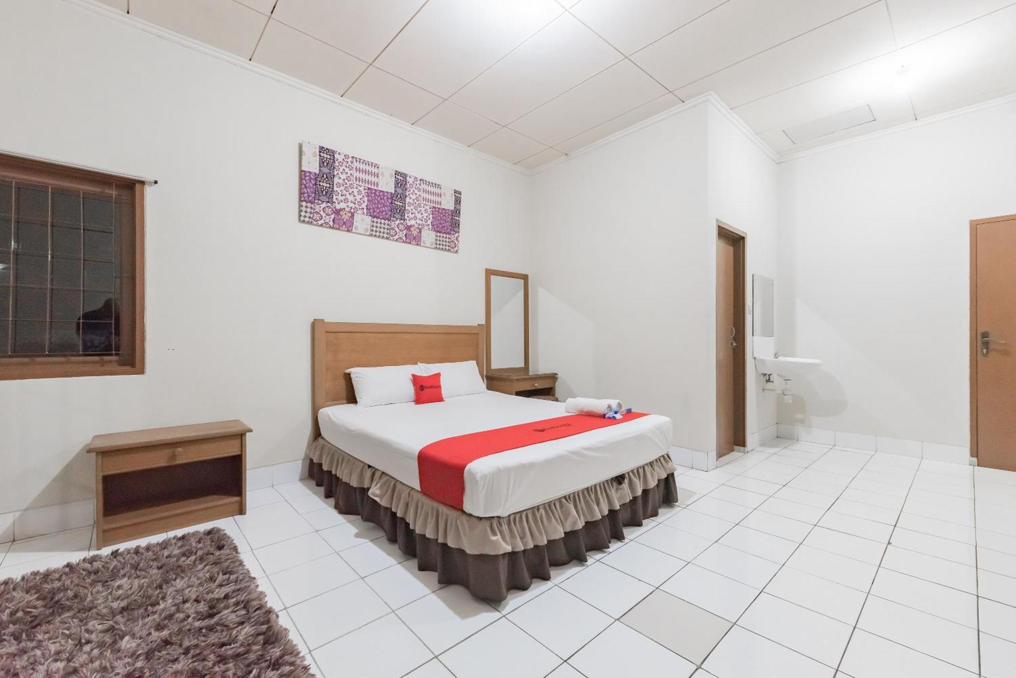Reddoorz Plus At Hotel Griya Astoeti Богор Екстер'єр фото
