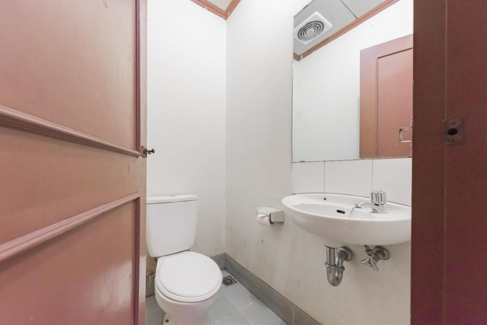 Reddoorz Plus At Hotel Griya Astoeti Богор Екстер'єр фото