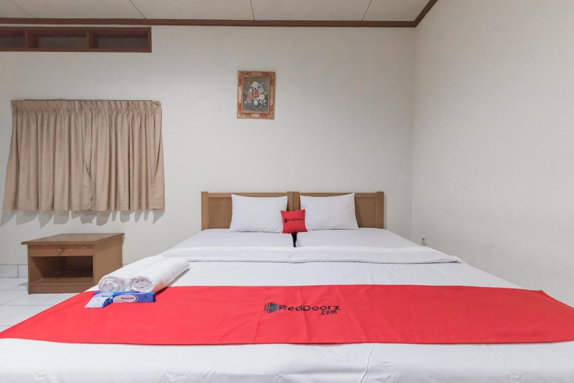 Reddoorz Plus At Hotel Griya Astoeti Богор Екстер'єр фото